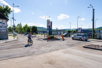 Megújult a körforgalom, de újabb utat zárnak le Székelyudvarhelyen