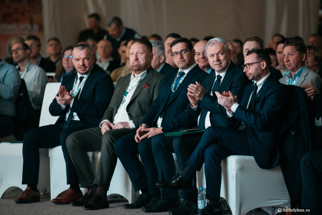 &bullet;  Fotó: Olti Angyalka