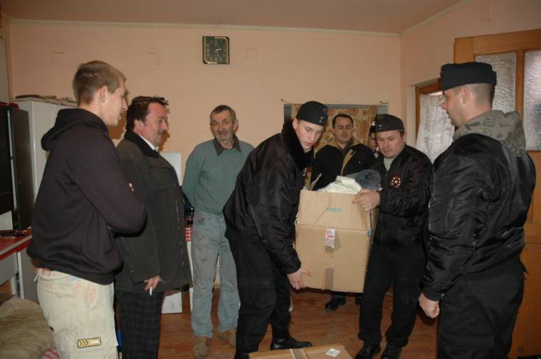 Bögözben osztott csomagokat az Őrző Magyar Gárda