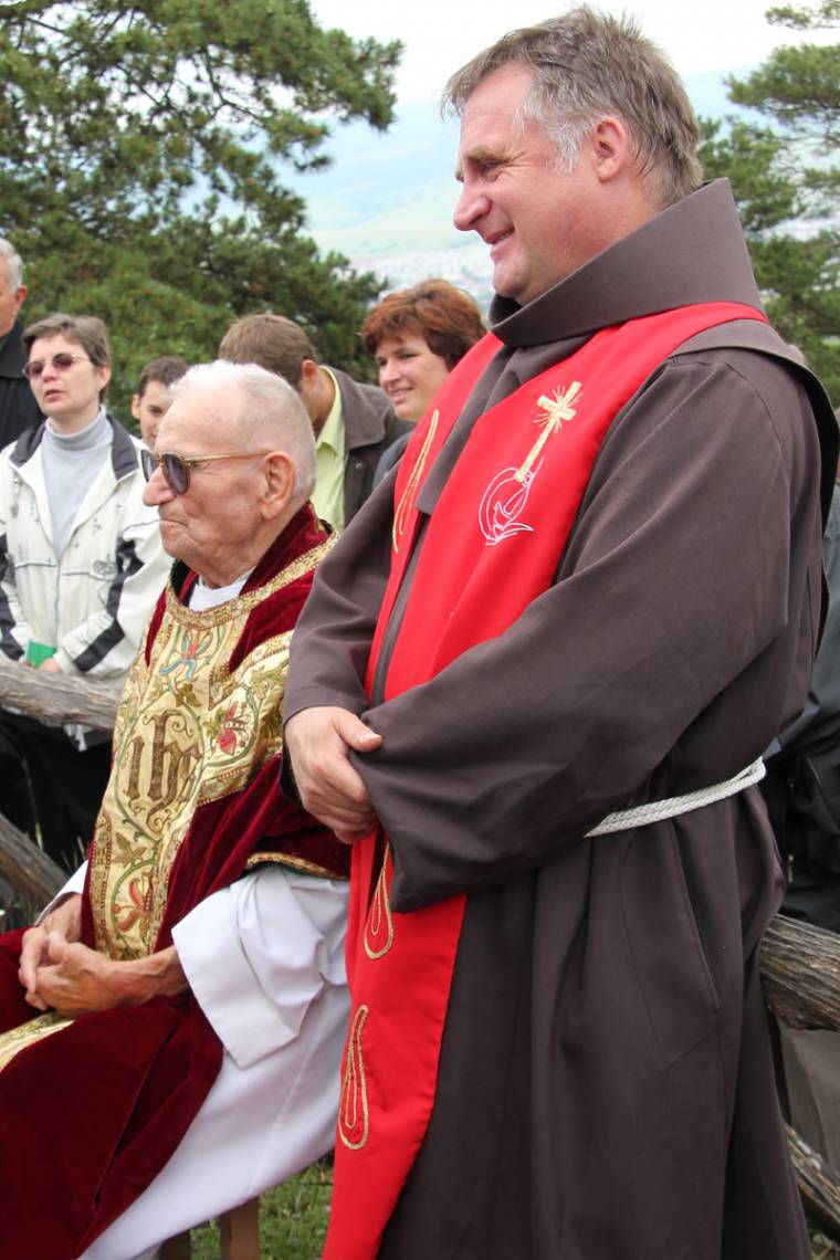 Csaba testvér hangja el-elcsuklott az Ugron-kápolnánál...