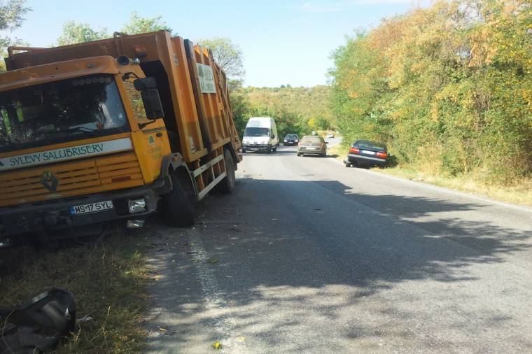 Személyautó ütközött tehergépkocsival