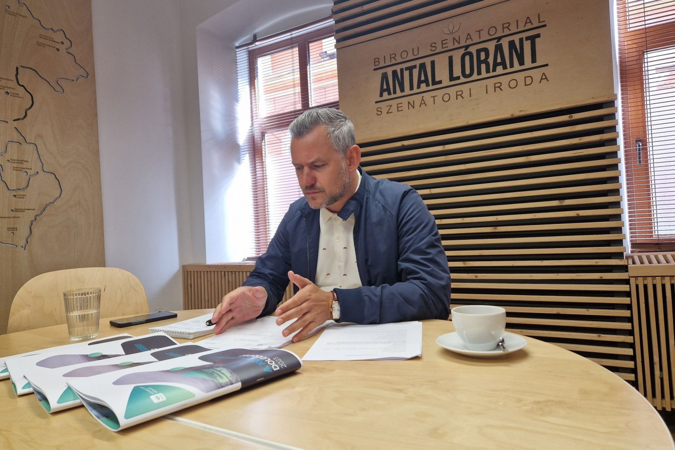 Antal Lóránt, udvarhelyszéki RMDSZ-es szenátor. Az elért megvalósításokról számolt be •  Fotó: Székelyhon