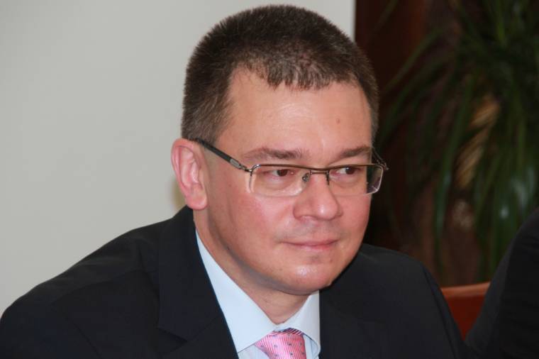 Ungureanu feltámasztaná a román jobboldalt