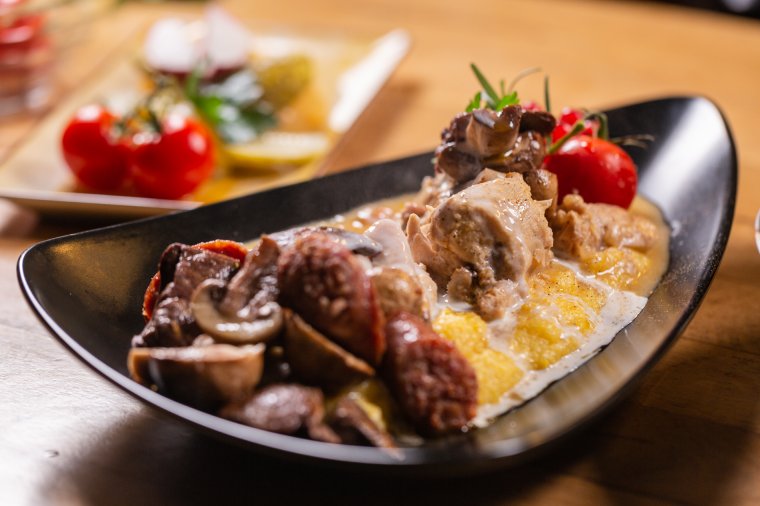 Nyúlpaprikás főtt a kuktában