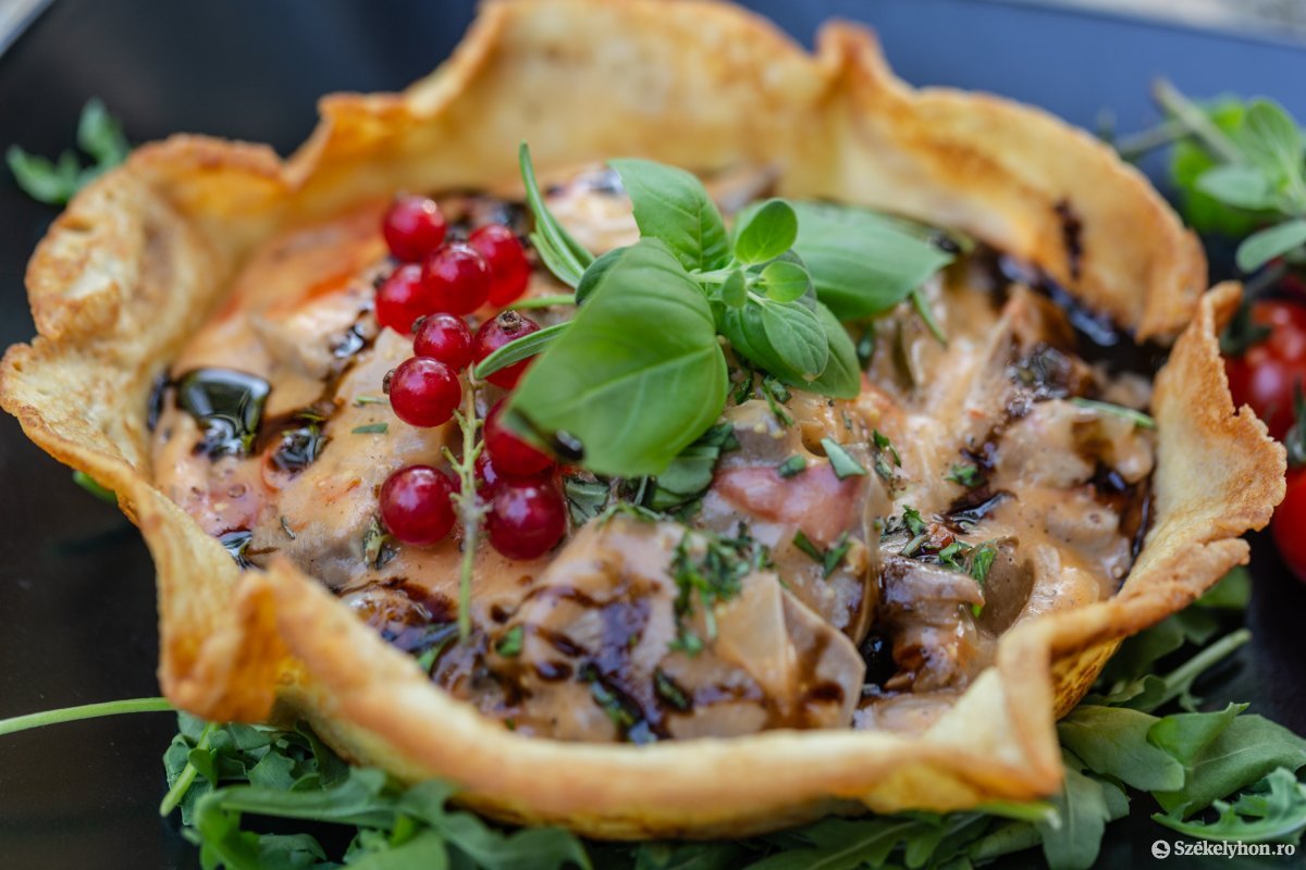 Az étel mellé száraz és félszáraz borok fogyasztását ajánlja a séf &bullet;  Fotó: Erdély Bálint Előd