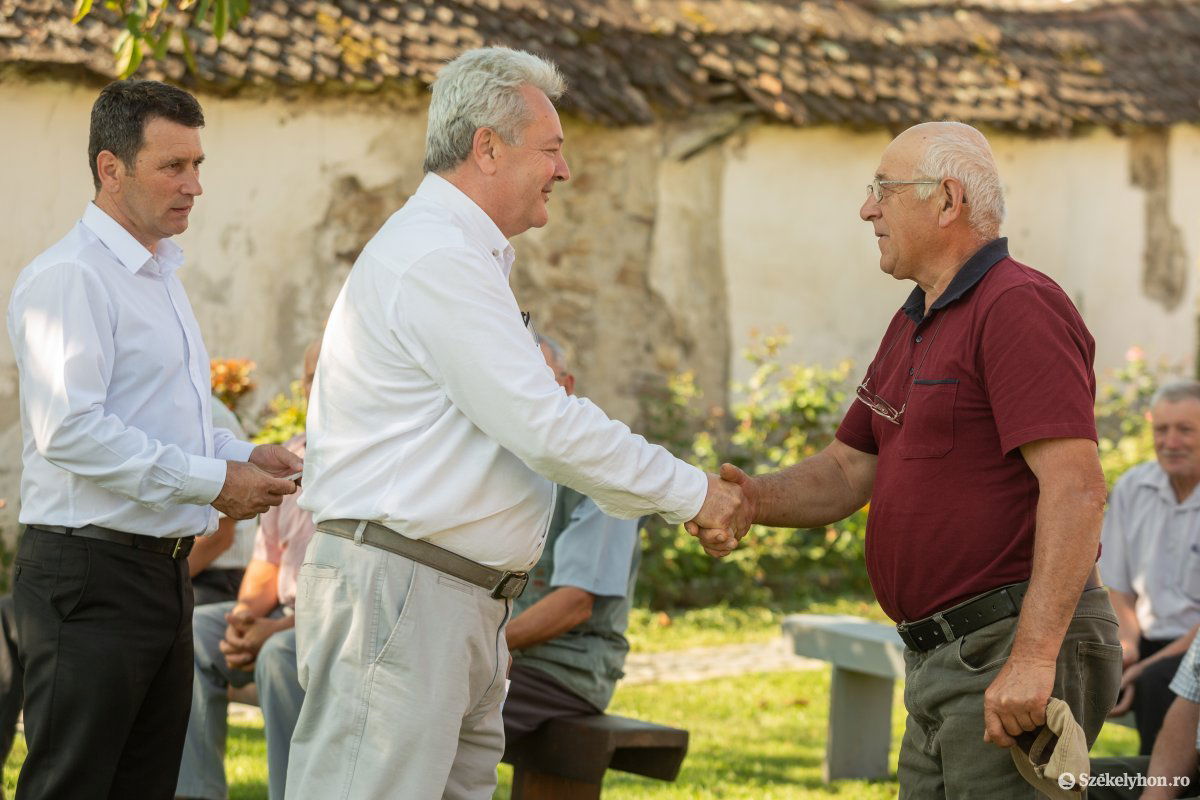 &bullet;  Fotó: Erdély Bálint Előd