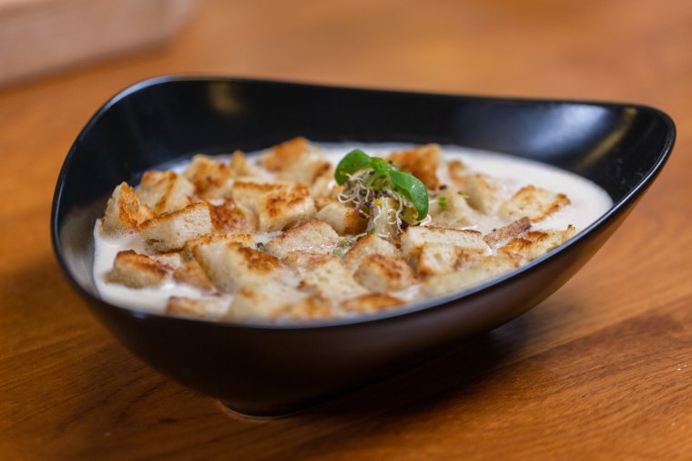 Szezonális finomság: leves szegfűgombából