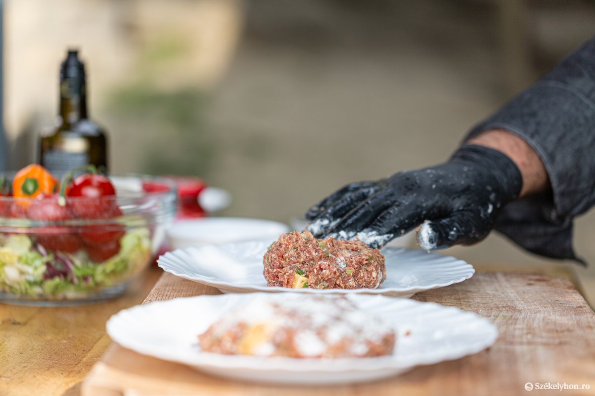 &bullet;  Fotó: Erdély Bálint Előd