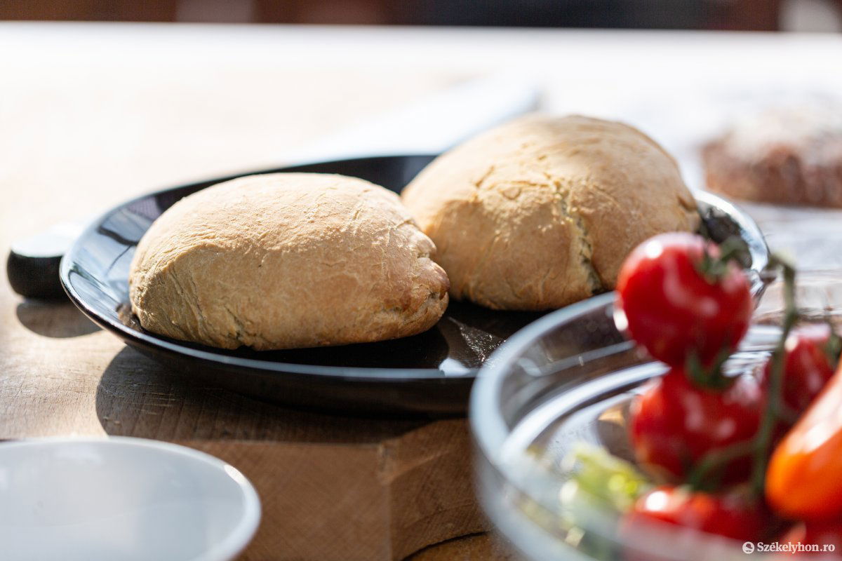 Kis odafigyeléssel mi magunk is készíthetünk zsemlét &bullet;  Fotó: Erdély Bálint Előd