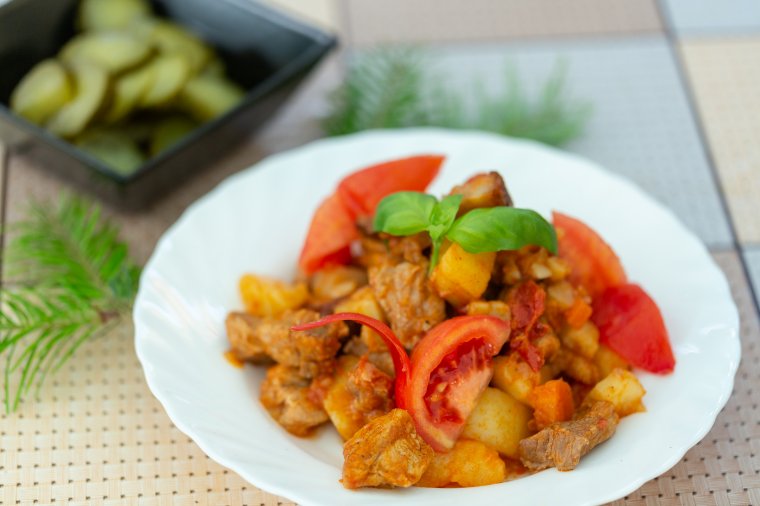 Mi kerüljön a bográcsba? – „tűzről pattant” recept a Főnix Konyhától