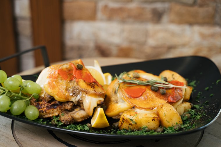 Az ízletes csirkeszárnyért nem muszáj gyorsétterembe menni