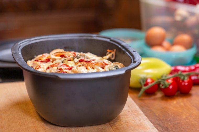 Zöldségágyban is szereti a tarja