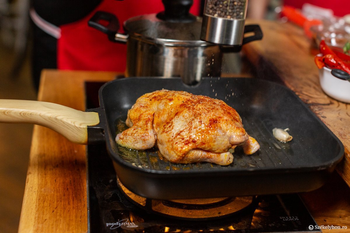 Mini grillcsirke. Lényege, hogy a szárnyas minden részét megkóstolhassuk •  Fotó: Erdély Bálint Előd
