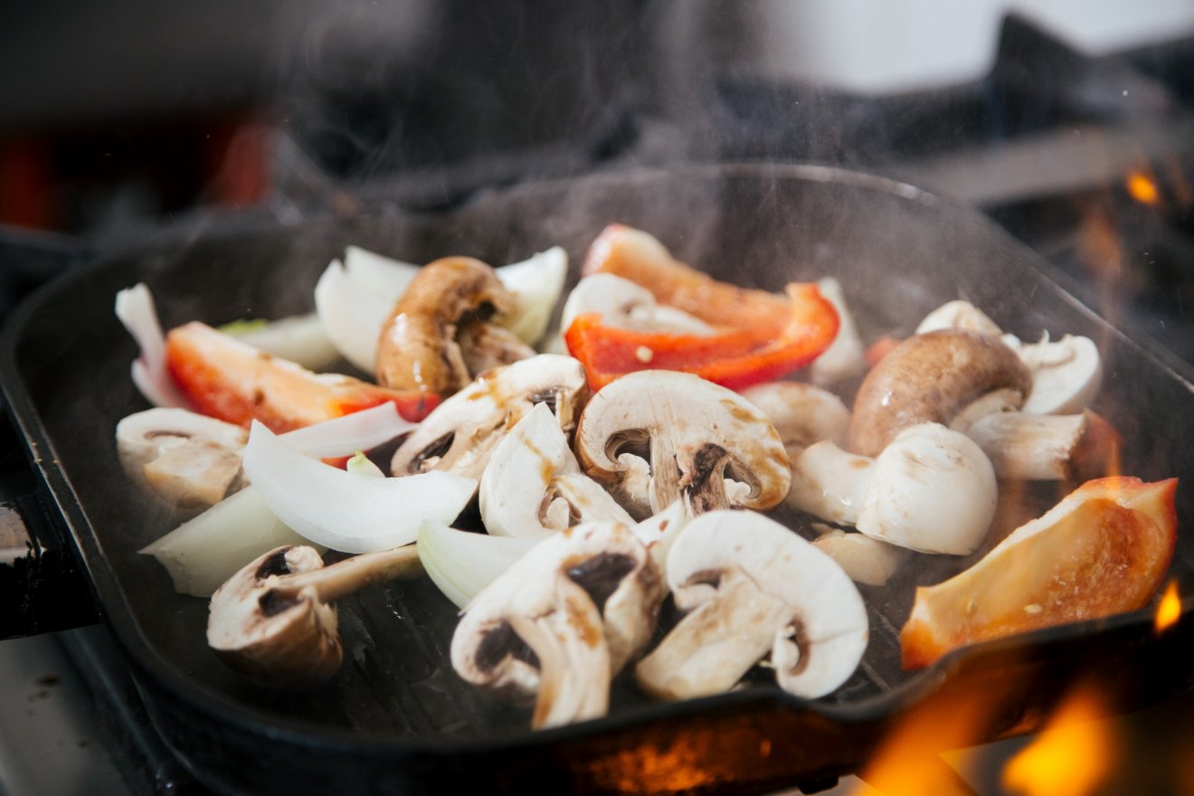 Csak fogyasztás előtt sózzuk meg a grillezett zöldségeket •  Fotó: Fülöp Attila