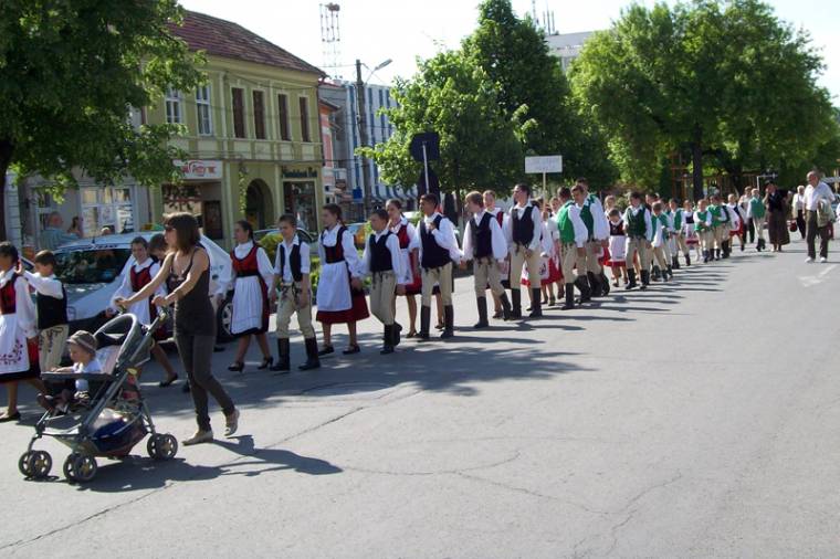 22. Kékiringó Néptáncfesztivál – felvonulás, ünnepi műsor és táncház