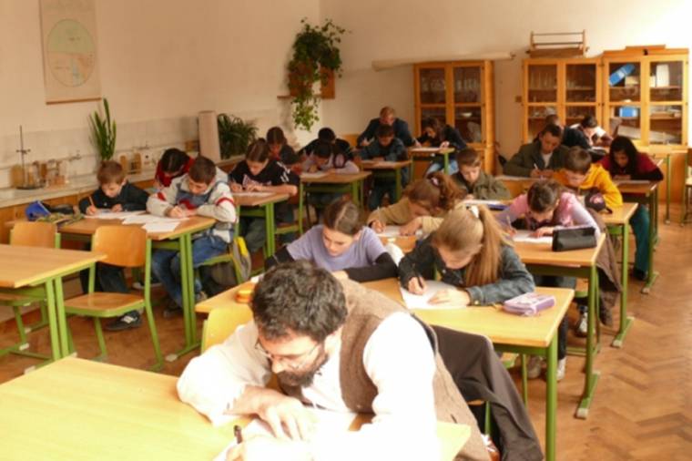 Hetvenhatan róttak szombaton