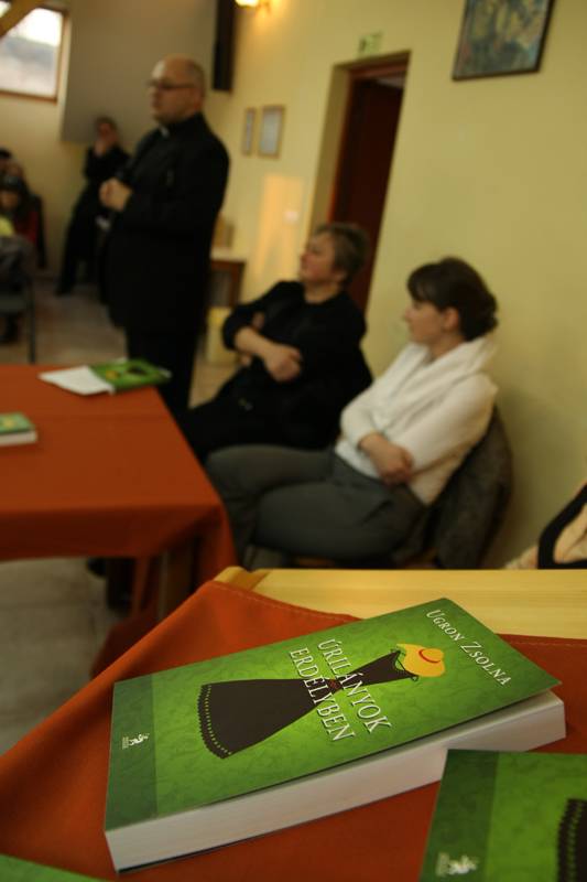 Úrilányokról, Ugron-múltról, jelenről Szombatfalván