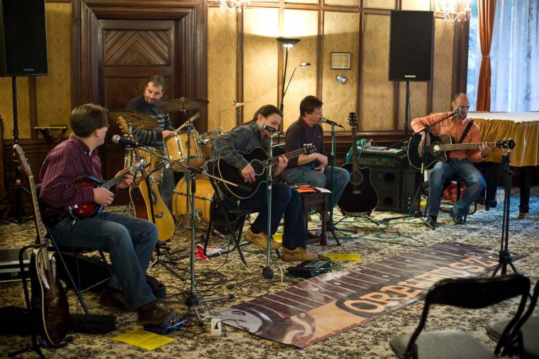 Ötezer lej gyűlt össze a segélykoncerten