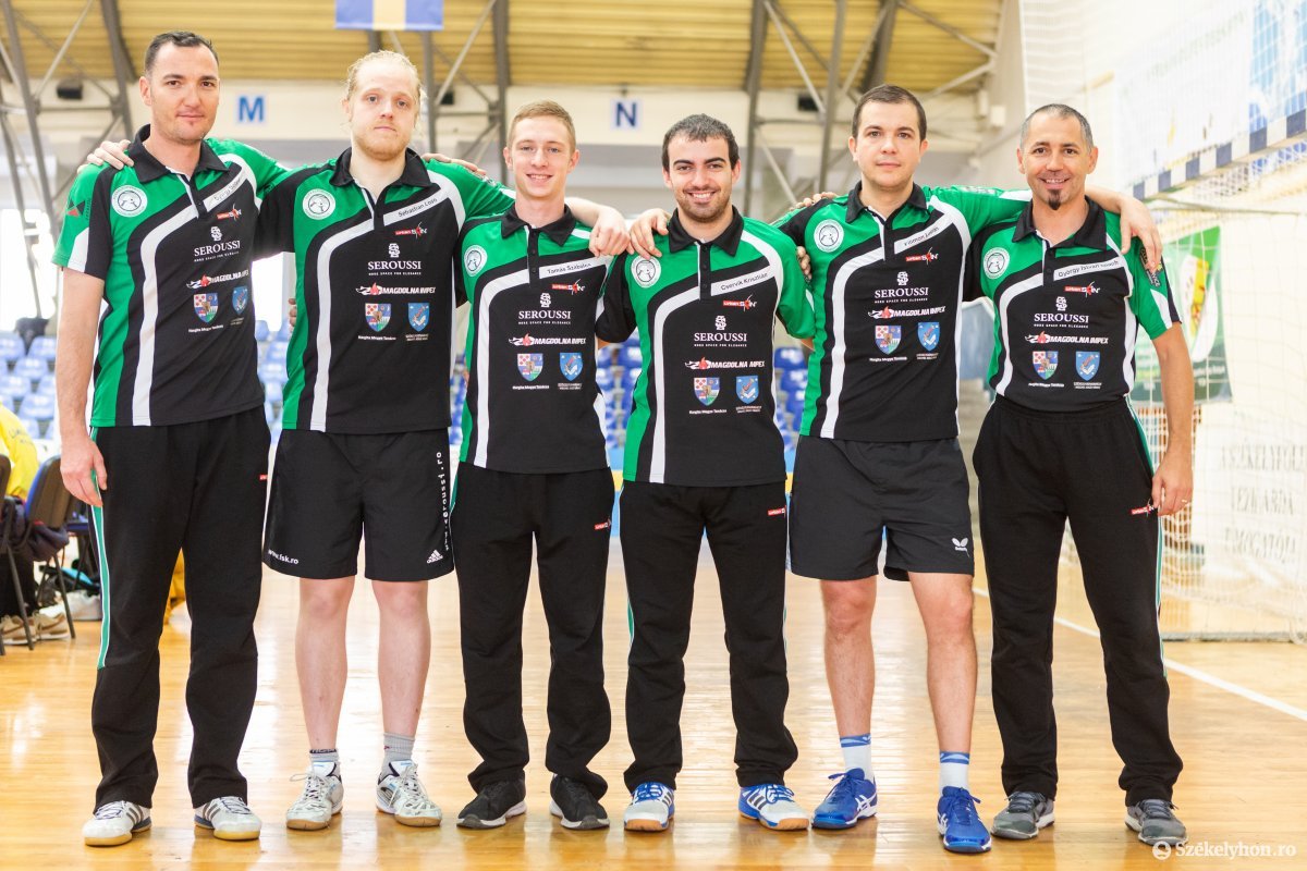 Az udvarhelyi csapat: GyörgySzilárd, Sebastian Loso, TamásSzabolcs, Cservik Krisztián,Lucian Filimon és György István •  Fotó: Erdély Bálint Előd