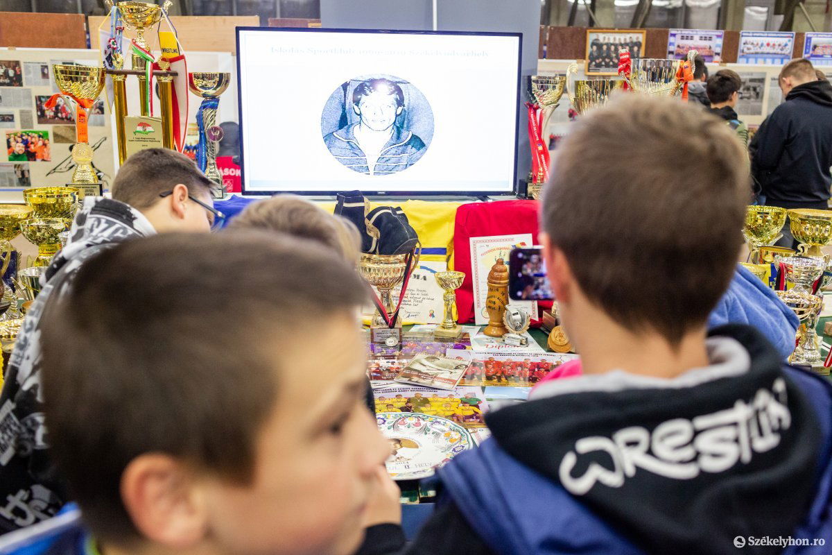 &bullet;  Fotó: Erdély Bálint Előd