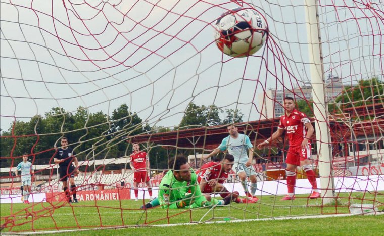A futballszervezetek döntésén múlik a Liga 1 alsóházi csapatainak sorsa