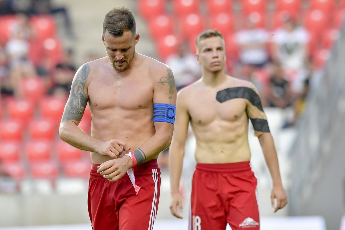 A korábbi válogatott Tőzsér Dániel pályafutása utolsó meccsét játszotta •  Fotó: MTI/Czeglédi Zsolt