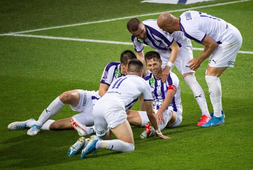 Simon Krisztián vezette győzelemre a lilákat •  Fotó: MTI/Illyés Tibor