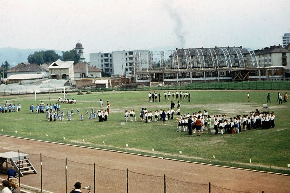 1978-ban még csak a gerince volt meg a sportcsarnoknak •  Fotó: Balázs Ferenc