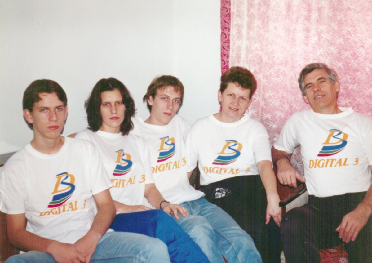 Igazi sakkcsalád a Vajda: édesapja,Albert, édesanyja, Anna és testvérei,Albert és Levente társaságában •  Fotó: Vajda Szidónia magánarchívuma