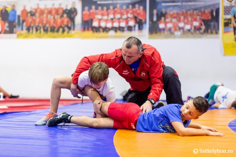 A sporton keresztül olyan dolgokat tanítanak meg, amelyeket egy életen át magukkal visznek a gyerekek •  Fotó: Erdély Bálint Előd