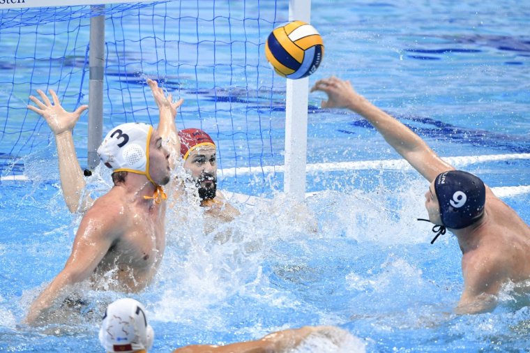 Vízilabda Eb - Montenegró legyőzésével döntőbe jutott és olimpiai kvótát szerzett a magyar férfiválogatott
