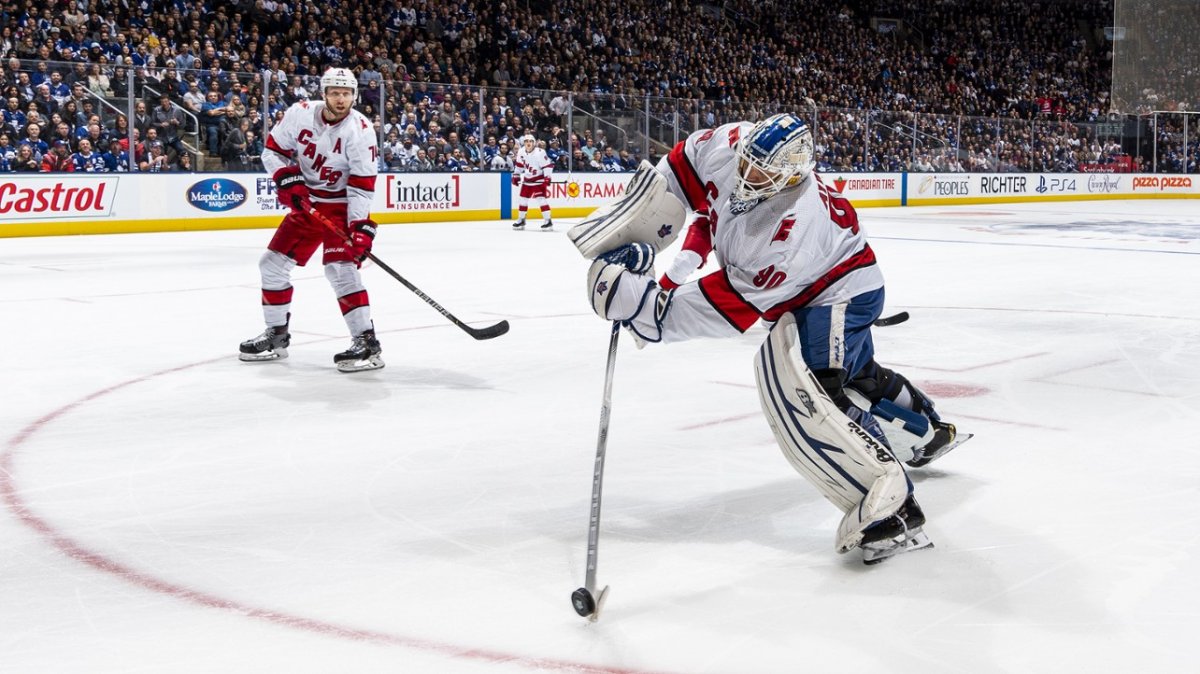 A Hurricanes favoritnak számít párharcában •  Fotó: Kevin Sousa/NHLI