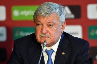 Csányi Sándor: súlyos következményekkel járhat a Nagy-Magyarország jelkép használata