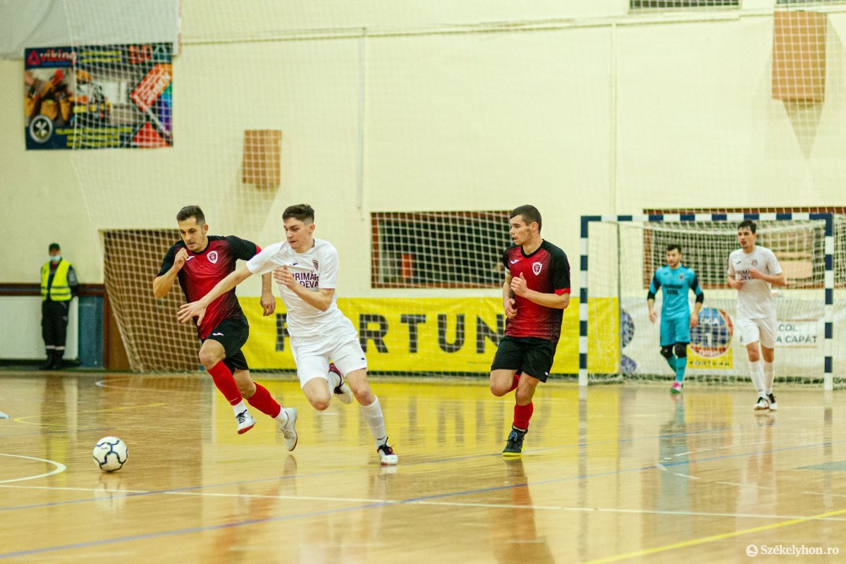 •  Fotó: Erdély Bálint Előd
