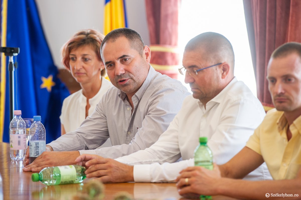 Urbán Mónika (Ada), Tóbiás József (Ada), dr. Horváth Zoltán (DAC) és Nagy Flórián (Partiumi Projekt) •  Fotó: Beliczay László