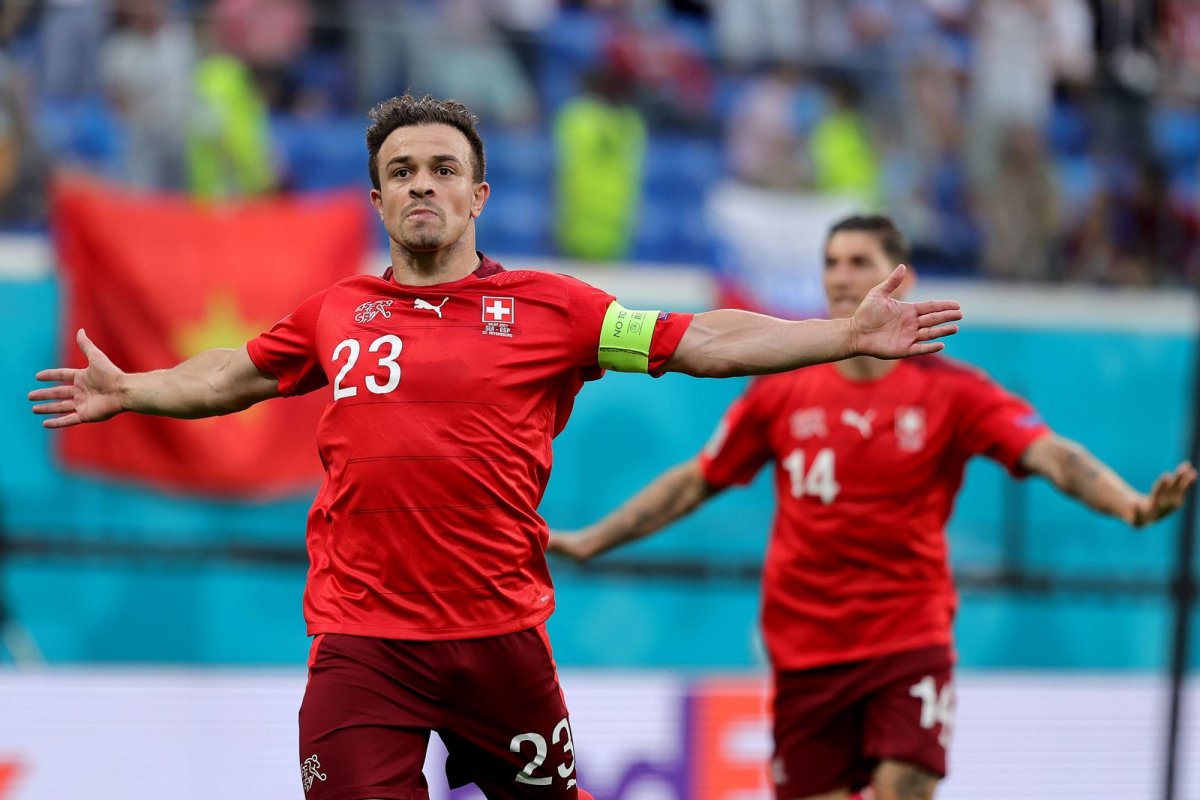 Shaqiri használta ki a nagy spanyol védelmi hibát •  Fotó: Twitter/Euro2020