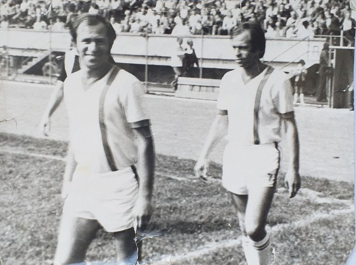 A László ikreknek a Haladás 1982-ben búcsúmérkőzést rendezett: együtt kezdték, együtt köszöntek el... •  Fotó: Laszló Gyula magánarchívuma