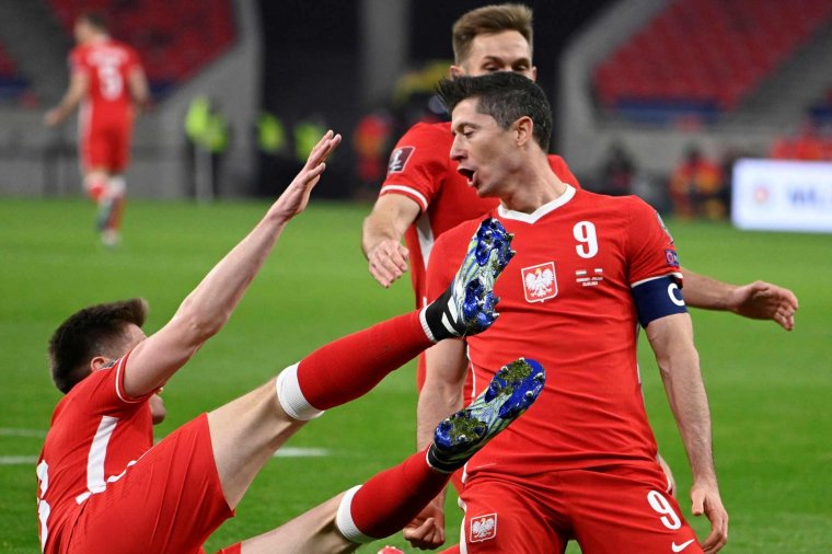 Lewandowski, Messi és Ronaldo is „belefért” az IFFHS világválogatottjába