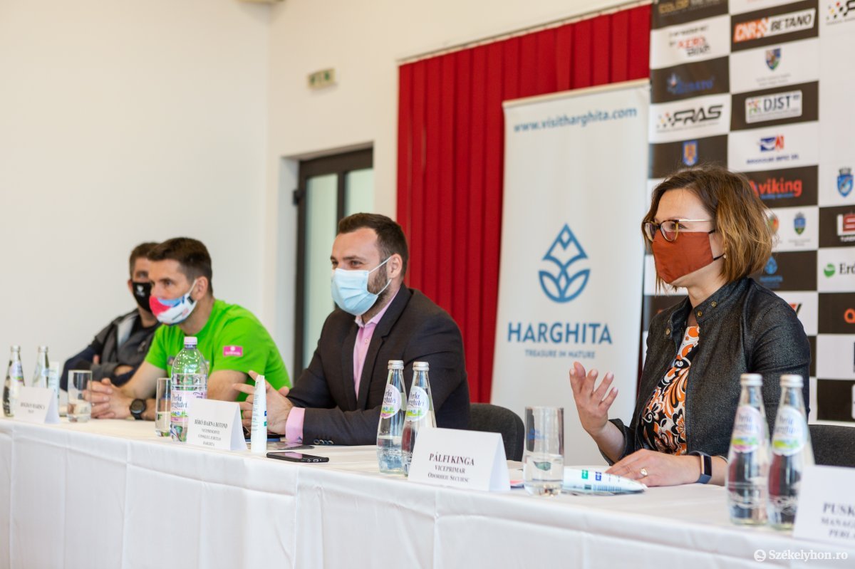 &bullet;  Fotó: Erdély Bálint Előd