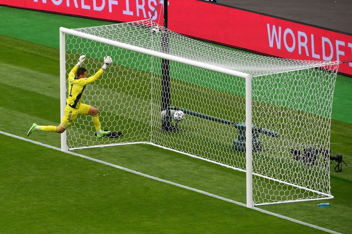 A skót kapus vetődött, de tehetetlen volt •  Fotó: Facebook/UEFA EURO 2020
