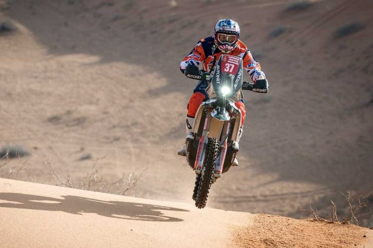 Motoron szilveszterezik Gyenes Mani, aki a Dakar Rali nagykövete is lesz