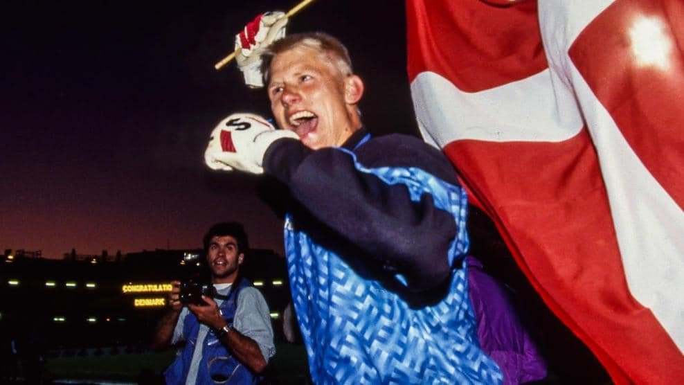 Peter Schmeichel és az 1992-ben Eb-győztes dán válogatott nem lehetett ott 1994-ben az Egyesült Államokban megrendezett vébén – a spanyolok és az írek is előttük végeztek a csoportban •  Fotó: UEFA.com