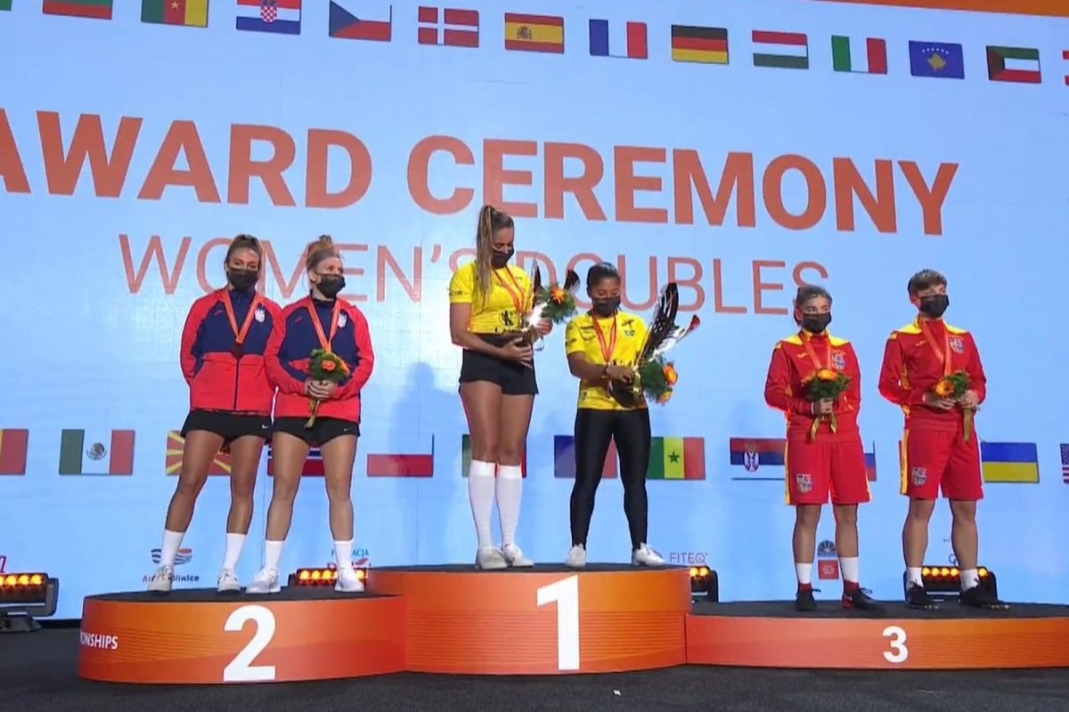 A női páros dobogója &bullet;  Fotó: képernyőmentés