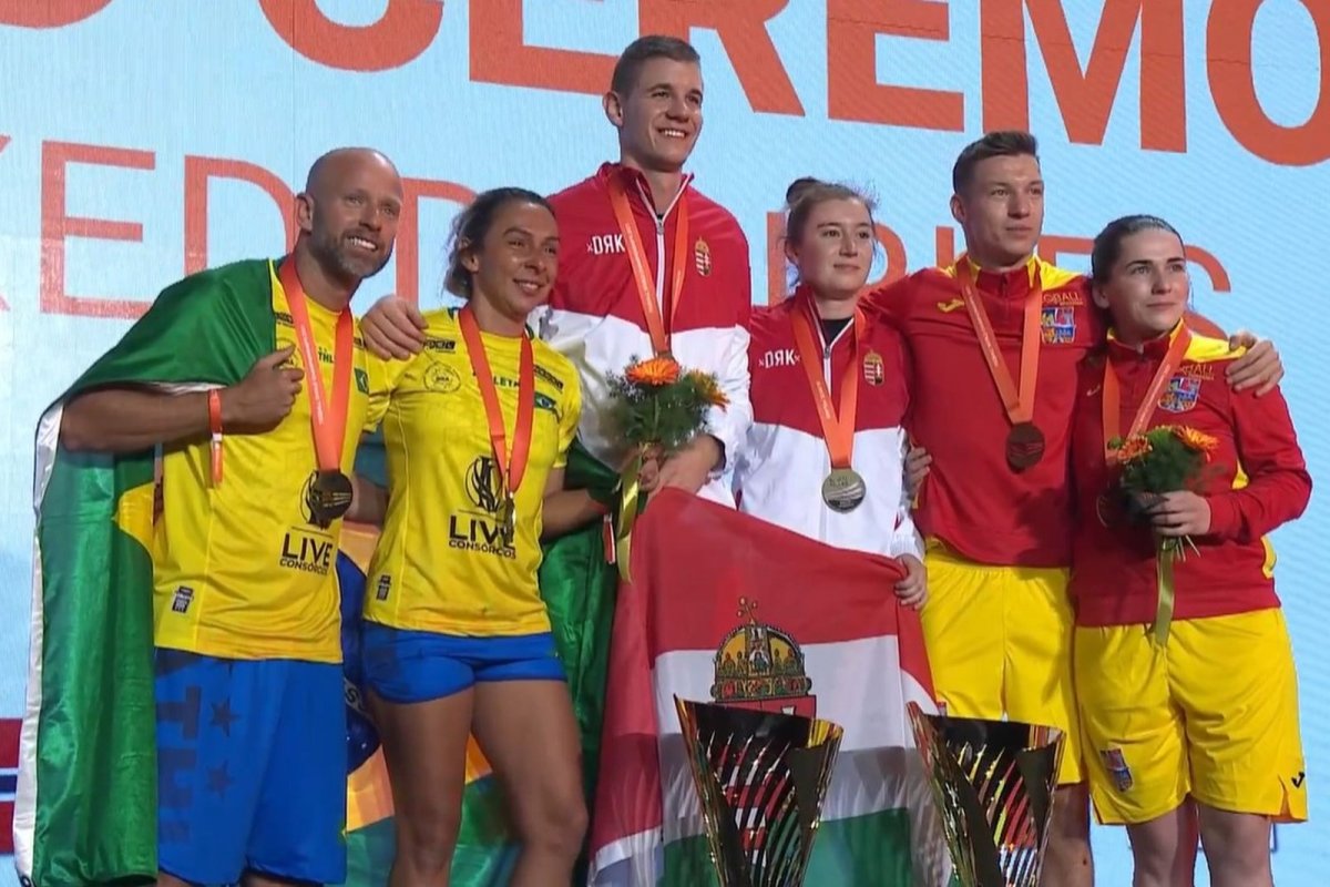 A vegyespáros dobogója &bullet;  Fotó: képernyőmentés