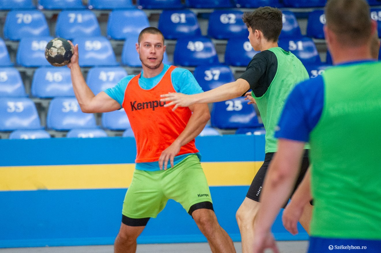 &bullet;  Fotó: Beliczay László