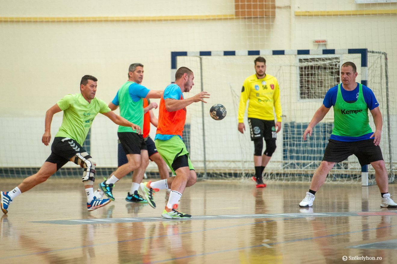 &bullet;  Fotó: Beliczay László