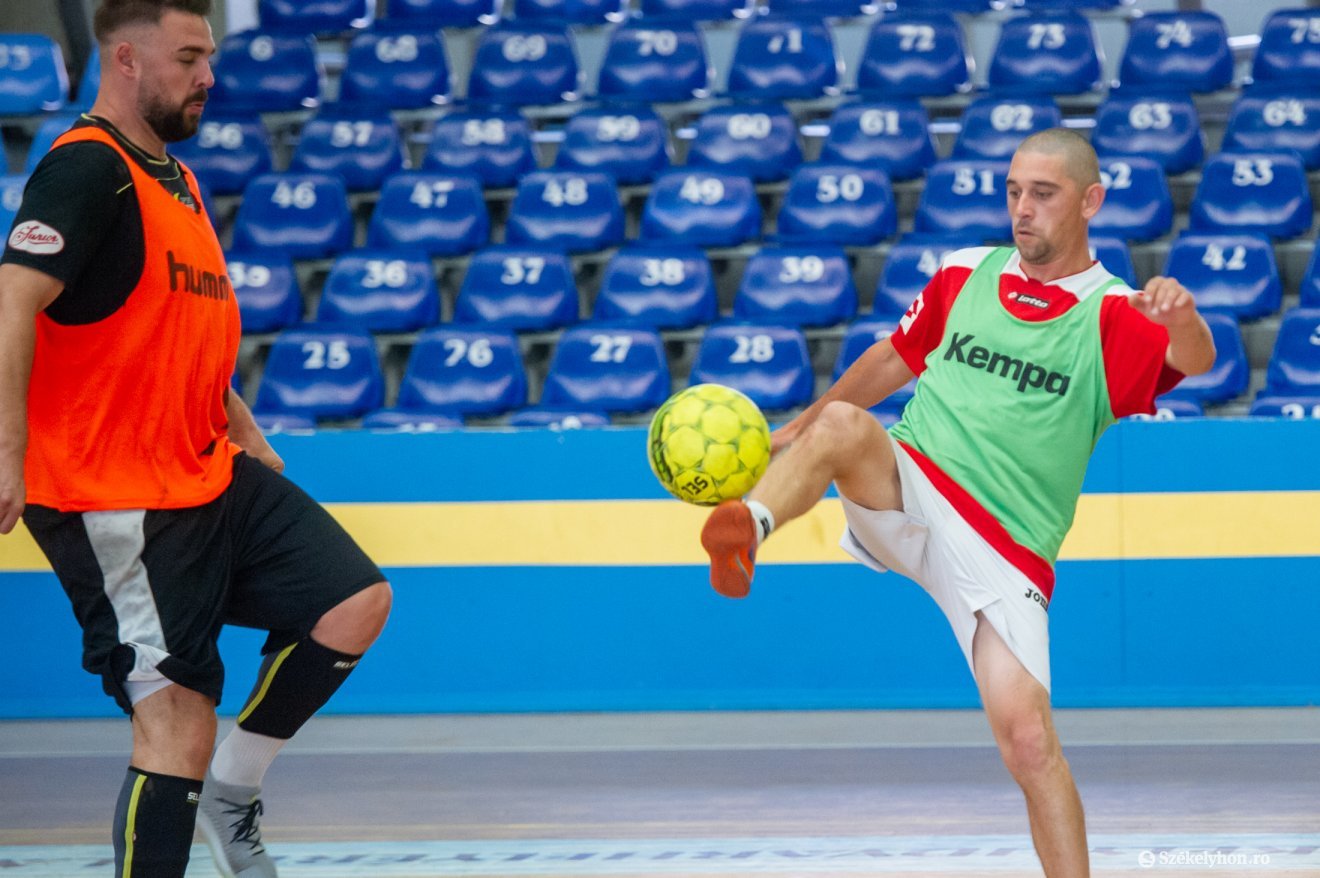 &bullet;  Fotó: Beliczay László