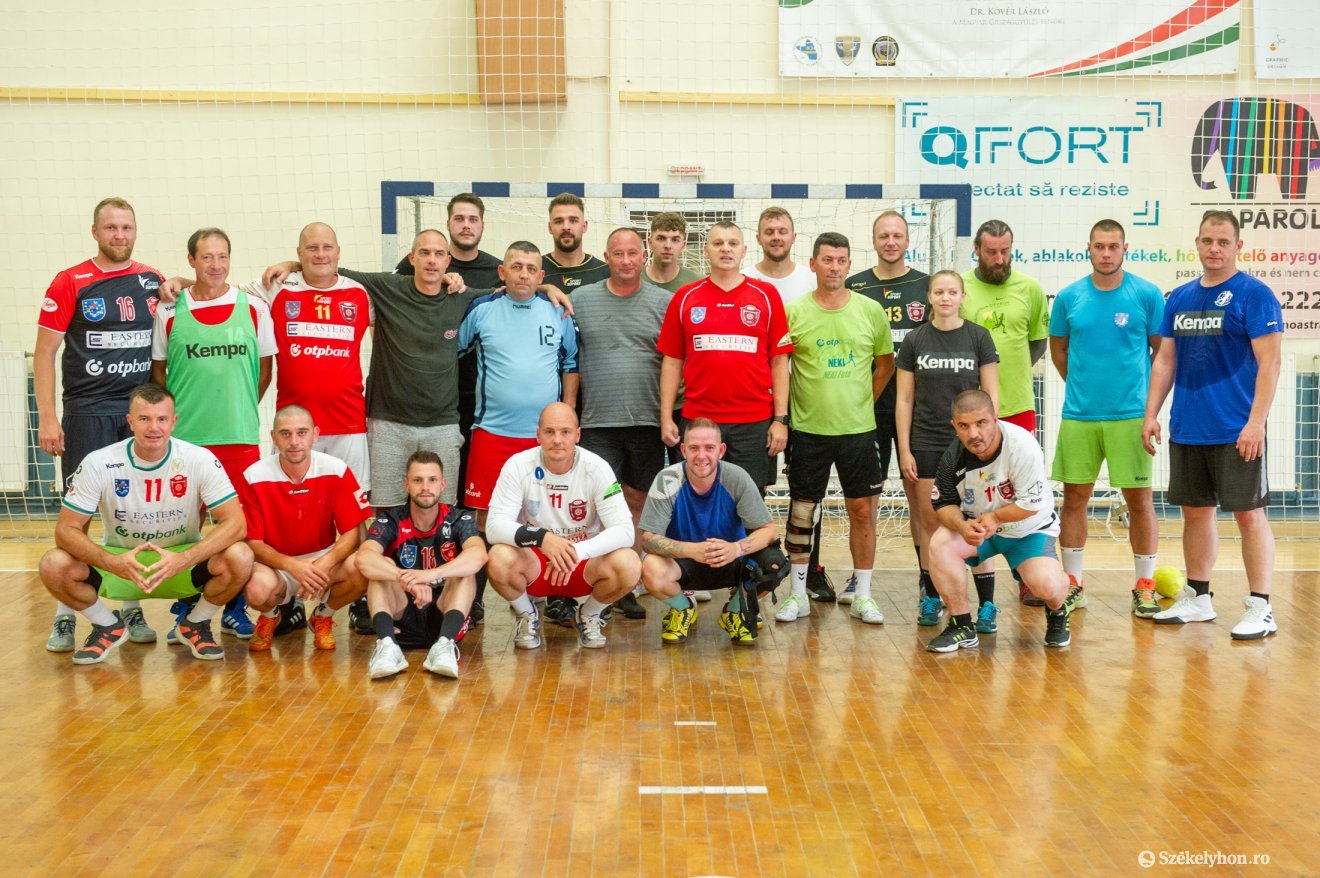 &bullet;  Fotó: Beliczay László