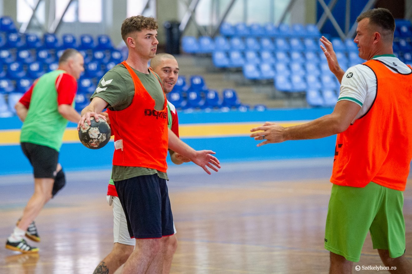 &bullet;  Fotó: Beliczay László