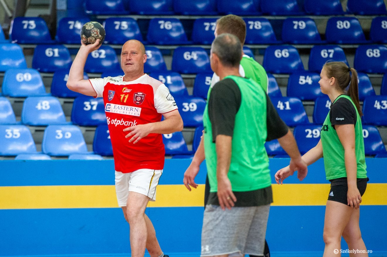 &bullet;  Fotó: Beliczay László